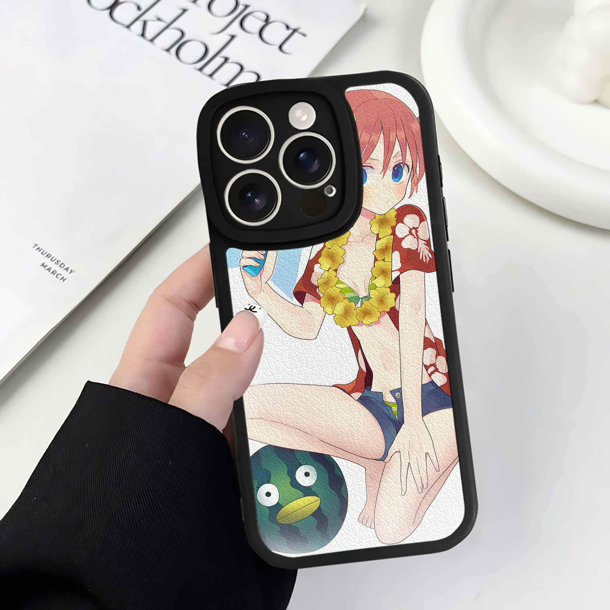 （画像用） ぎんたま 坂田銀時（さかたぎんとき） 神楽 志村新八（しむら しんぱち） GINTAMA Sakata Gintoki Kagura Shimura Shinpachi 【iPhone 16シリーズ対応】シリコンスマホケース（レザー調） 材質：シリコン